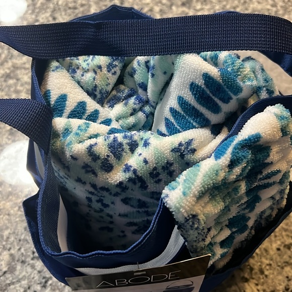 NWT! Abode Bath Tote Set - Picture 2 of 5